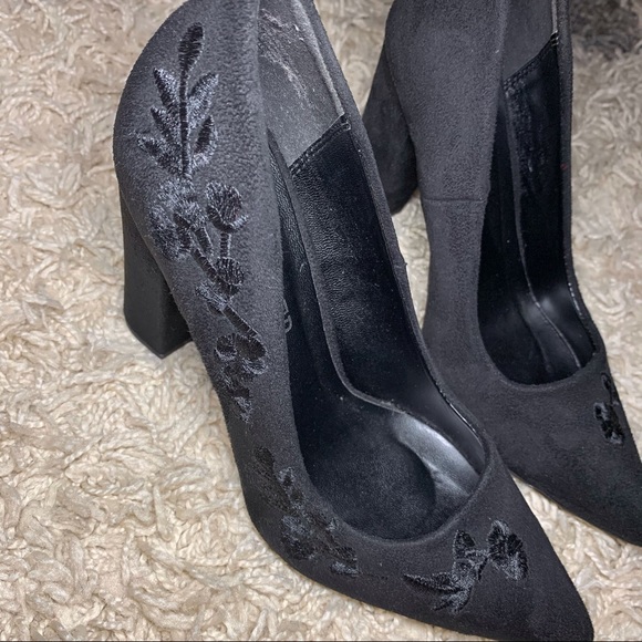 *2/15* REVAMPED Pointed-toe black Heels🖤 - Picture 3 of 6